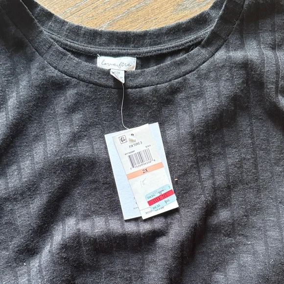 love, Fire Black Textured Ruched Sleeve Blouse new woman's XXL - Picture 2 of 3